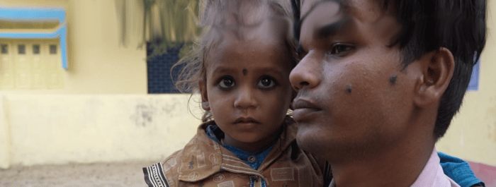 Sudhir Kumar, jeune papa paralysé par la lèpre
